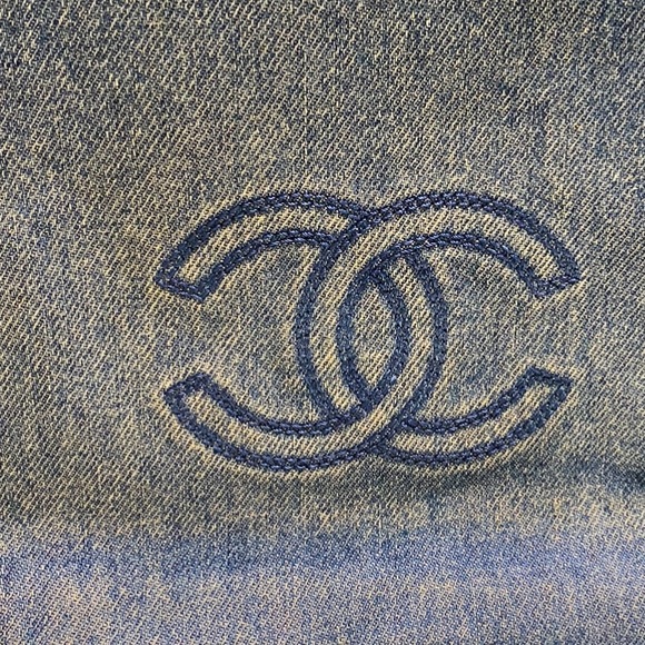 Chanel tote - Picture 5 of 15